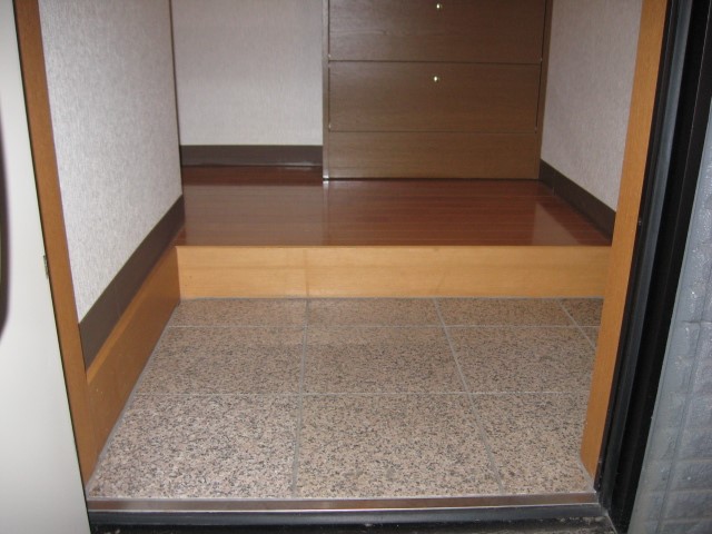 アバンティ 玄関