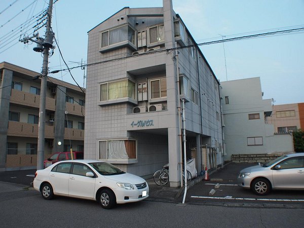 イーグルハウス 外観