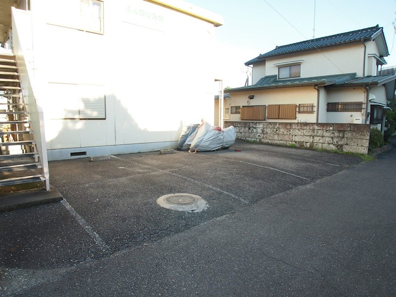 コーポさわ 駐車場