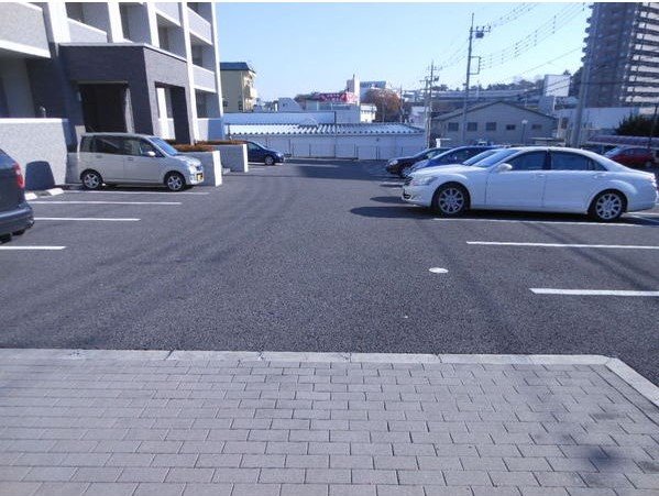 アルトカッシーナ 駐車場