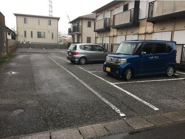 ハピネスＡ 駐車場