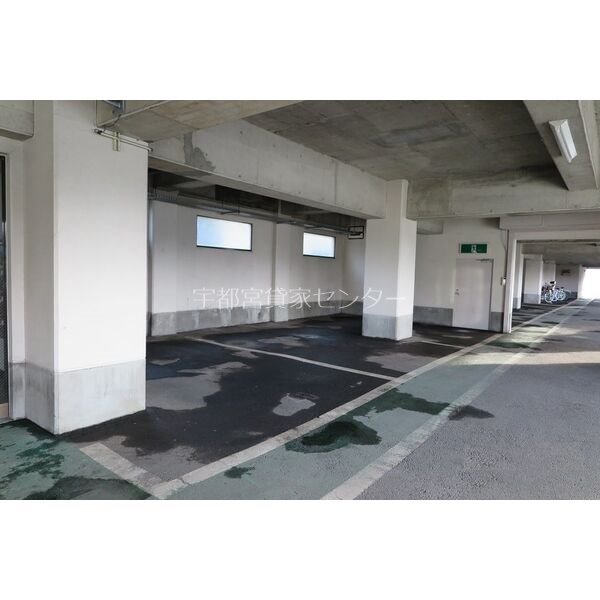 グランドハイツダイケー 駐車場