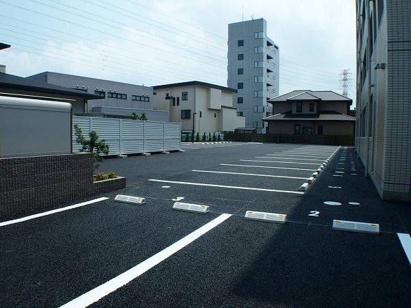イーストヒルズ宿郷 駐車場