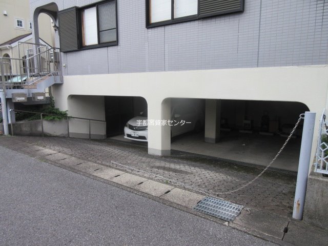 宿郷５丁目戸建 駐車場