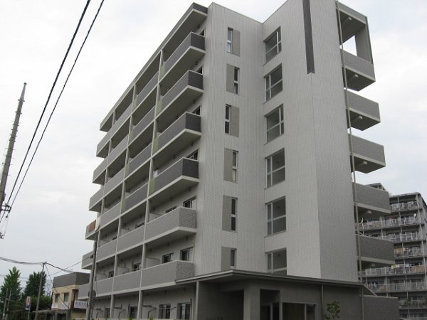 Satie今泉 外観