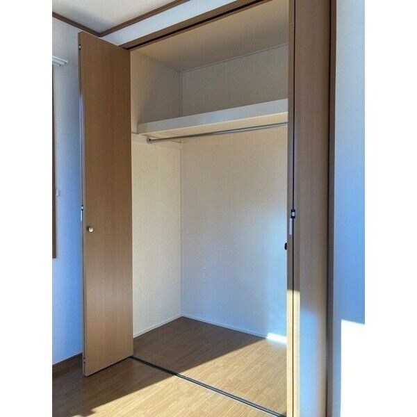 エルメゾンイシイＦ 収納
