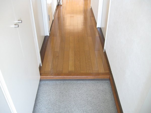エクセレンス今泉 玄関