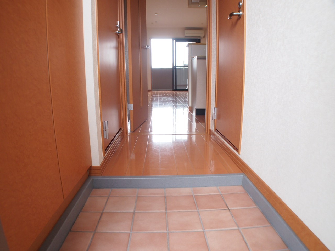 壱番館元今泉 玄関