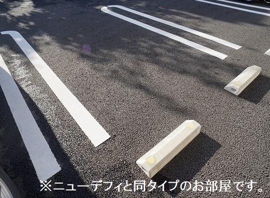 ルミエール 駐車場