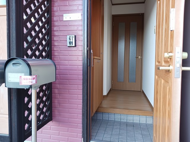 パルテールＣ 玄関