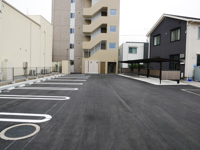 エソール陽東 駐車場