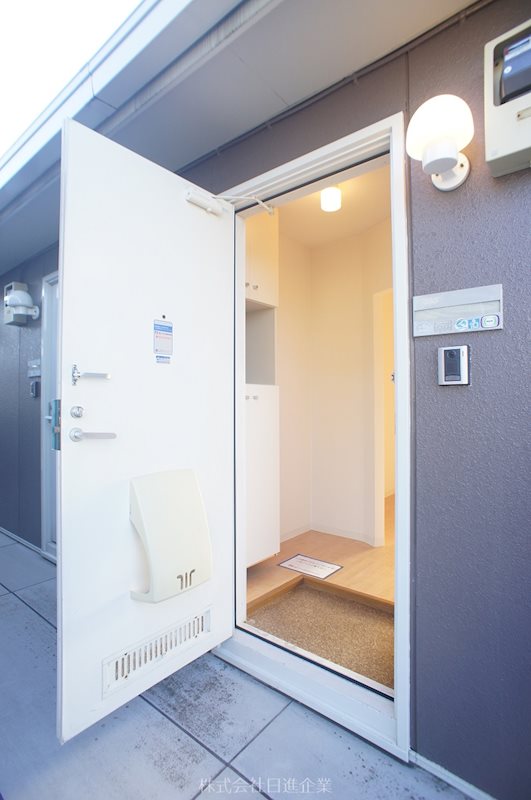 ルミエール二宮 玄関