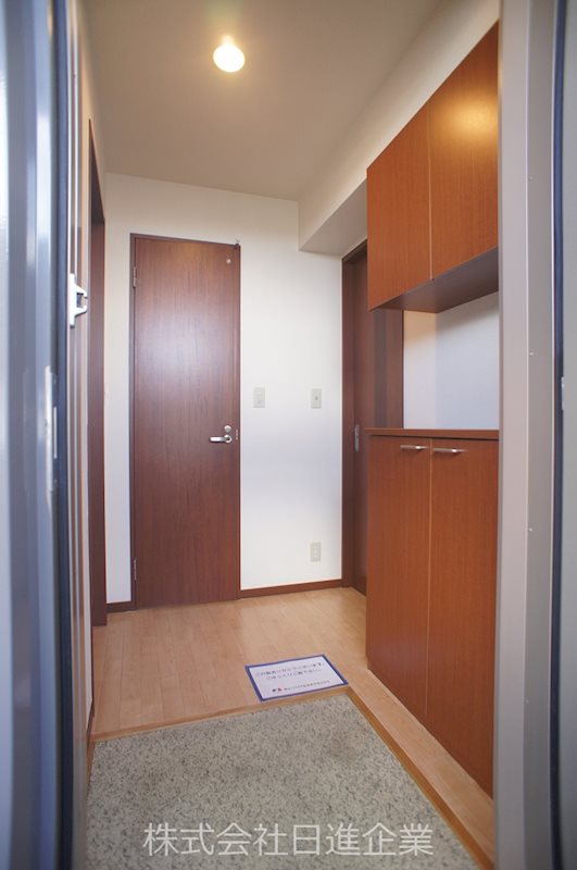 レジデンス薬園台 玄関