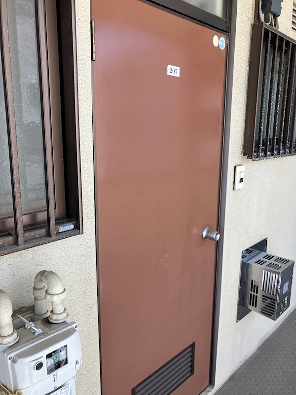第三泉ハイツ 玄関