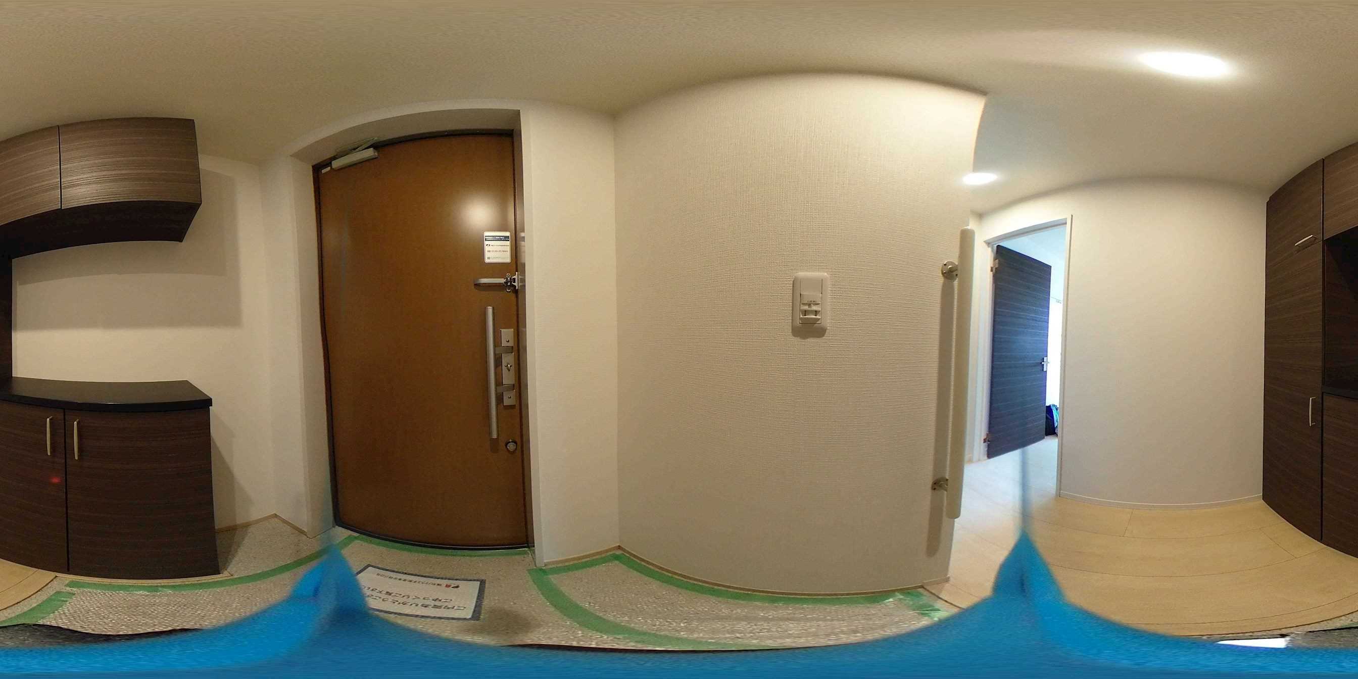 ルチア   玄関