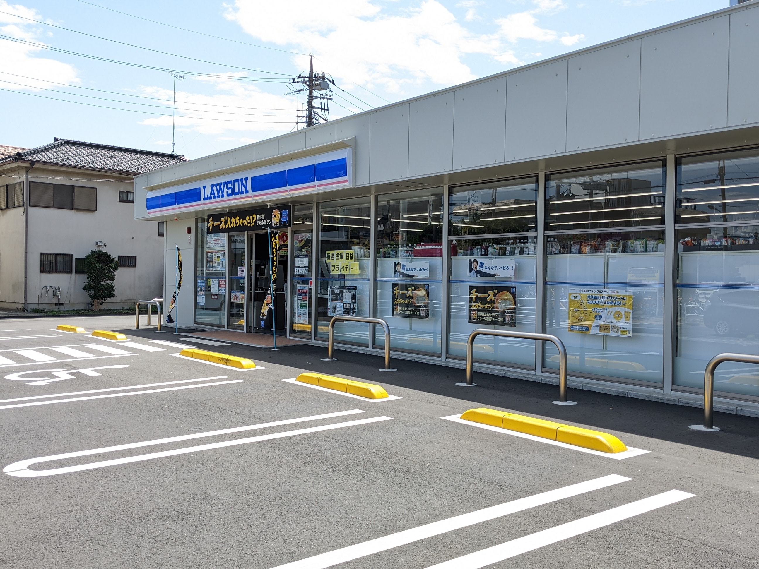 サンルーチェ駐車場 コンビニ