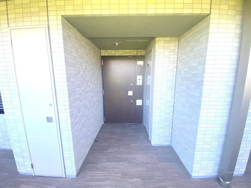 クオン新浦安C棟 玄関