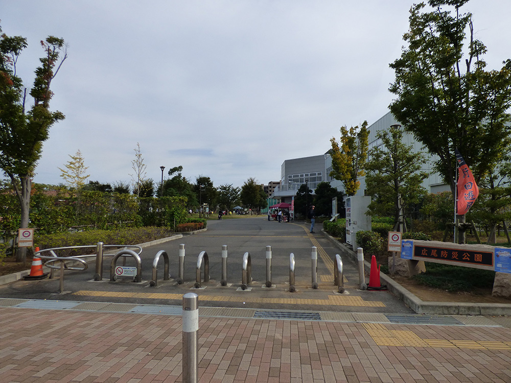 フローライト・M 公園