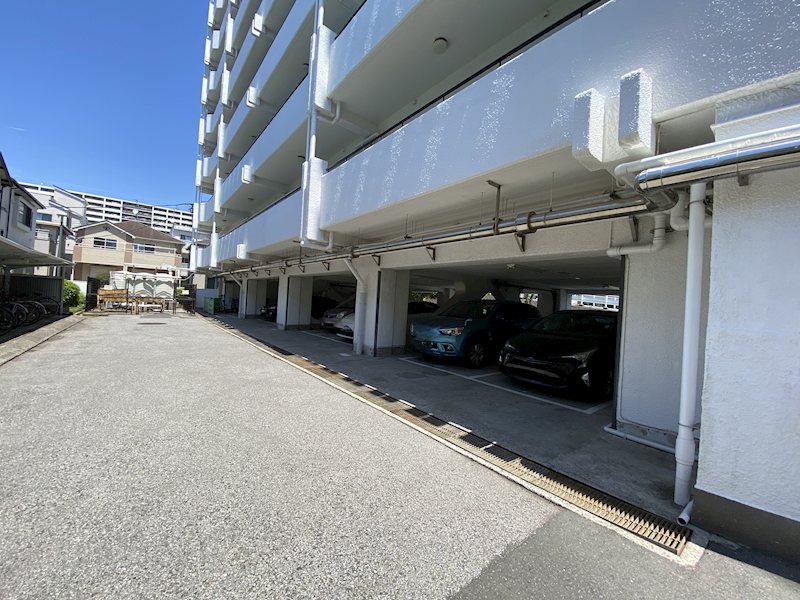 市川藤マンション 駐車場