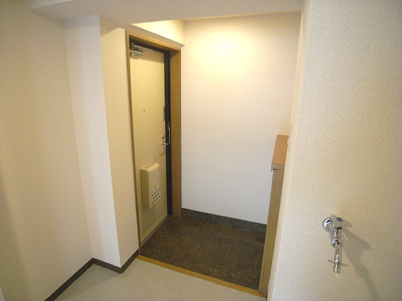 ローズマンションB-10番館 玄関