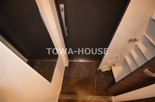 コンファーレ本駒込 玄関