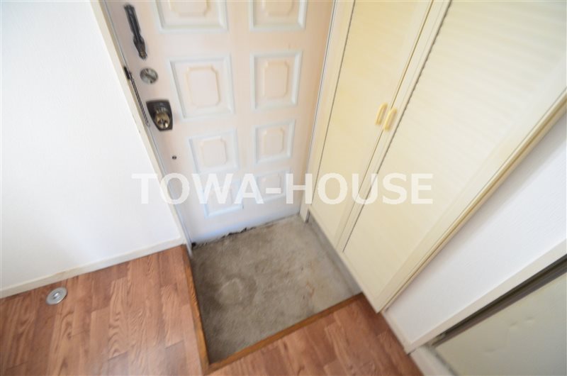 コーポアスナロ 玄関