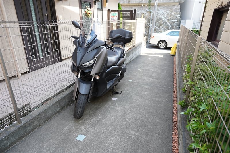 プロースト 駐車場