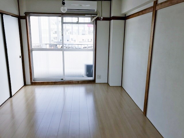 シャトレ監物 玄関
