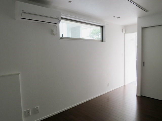 Ｔｈｒｅｅ　Ｌｉｏｎｓ　学芸大学 玄関