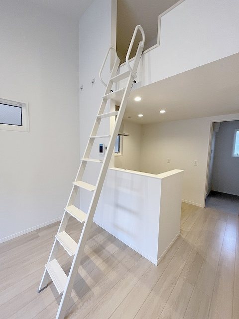 グリュック鷹番 リビング