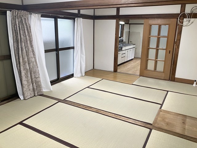 石川台一時使用準貸家 玄関
