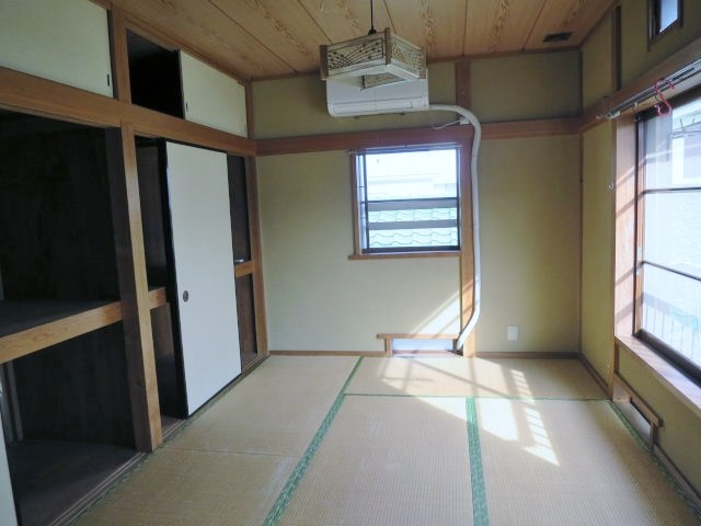 平川方貸家 玄関