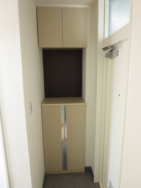 第５山秀ビル 玄関