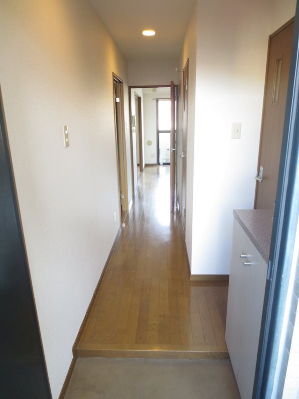 ソレーユ塩焼 玄関