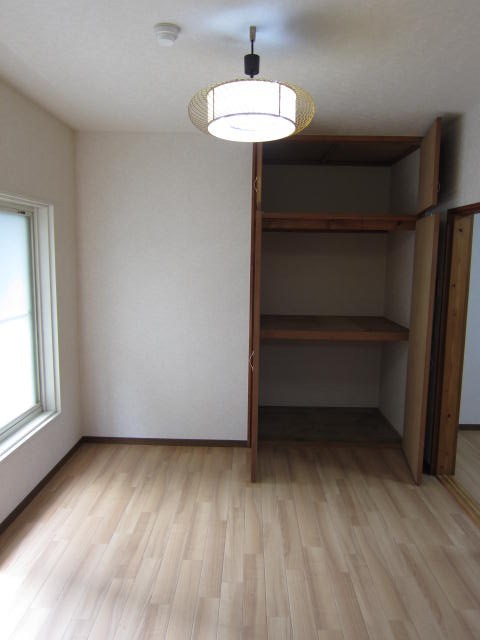 フローラⅤ ベッドルーム