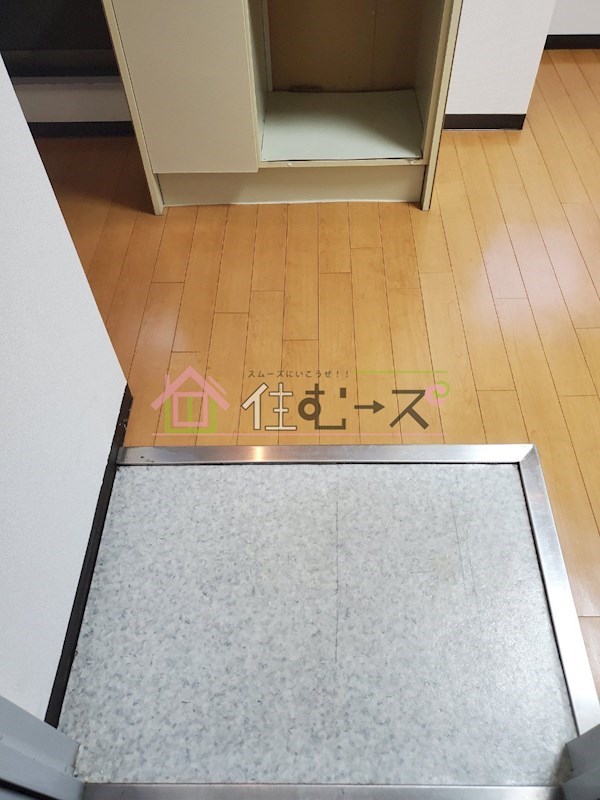 プレアール井高野 玄関