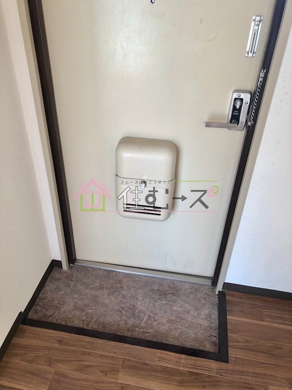 ハイツプリメーロ 玄関