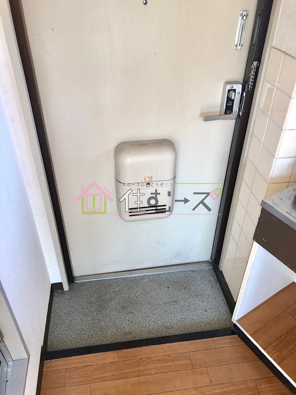 ハイツプリメーロ 玄関