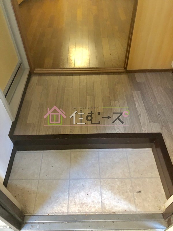 ハイツプリメーロ 玄関