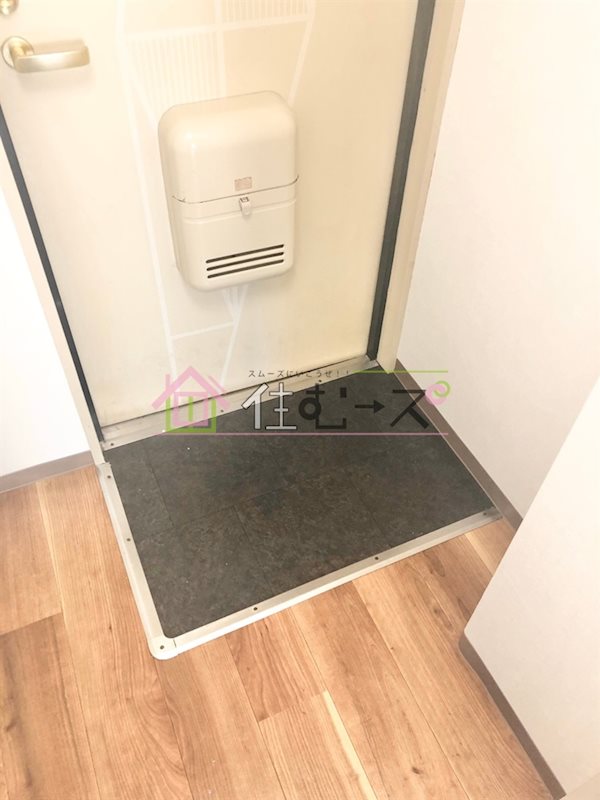 OMレジデンス西加賀屋 玄関