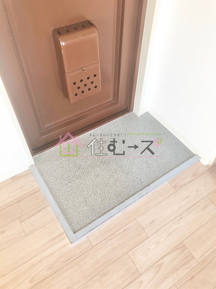 メゾングロワール 玄関