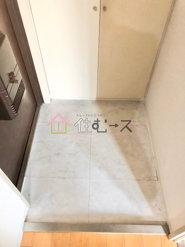 ハピネス南市岡 玄関