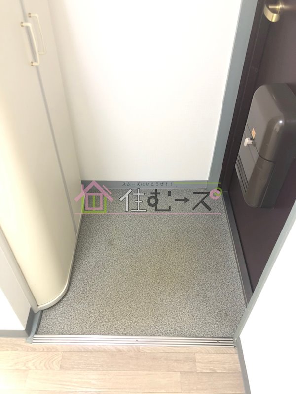 シャルマン清水 玄関