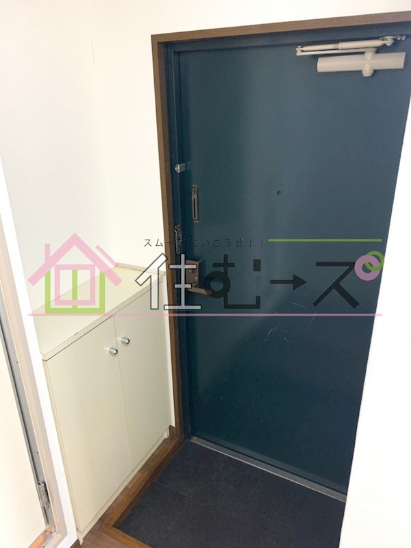 三恵十三東ハイツ 玄関