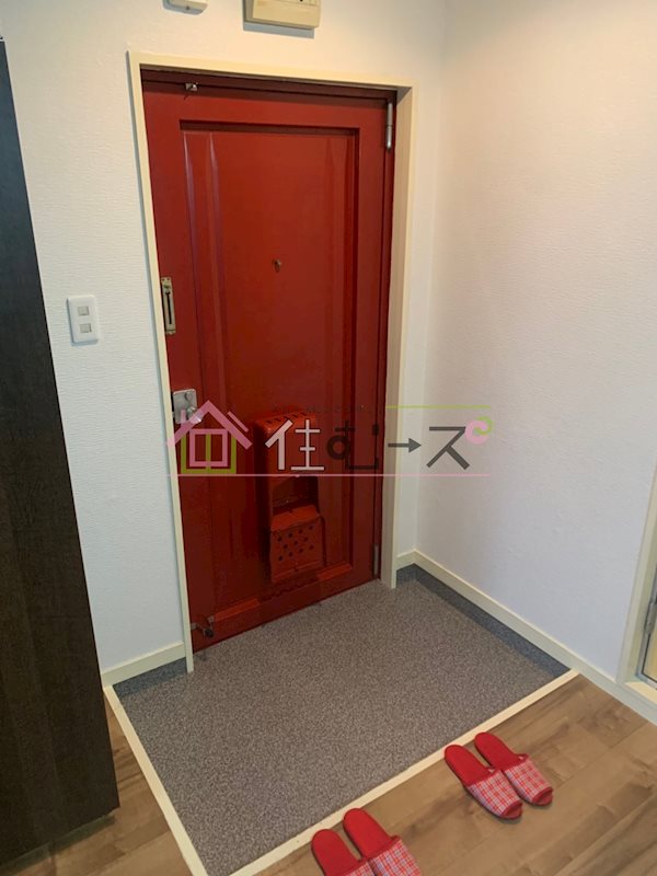 シルクルーム一番館 玄関