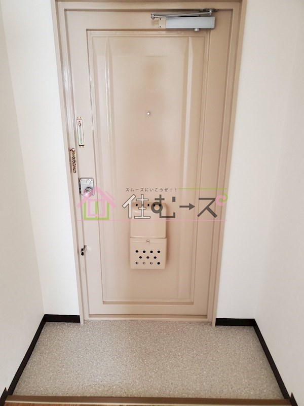 ロイヤル長吉 玄関