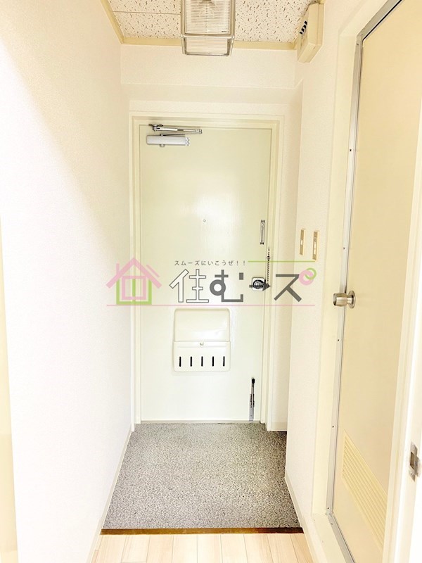 エール新谷 玄関