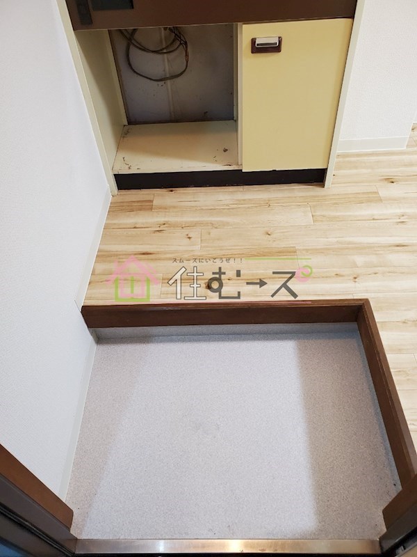 ロイヤルハイツ 玄関