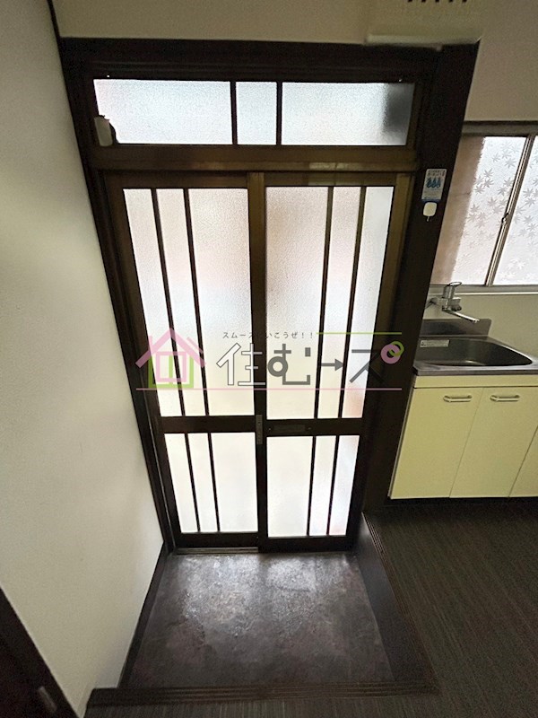 Regalo千本北 玄関