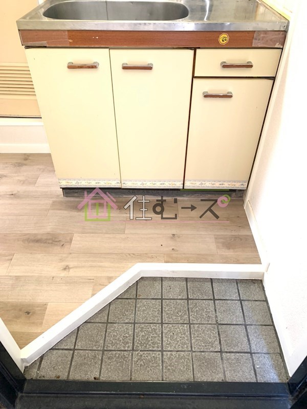 ロイヤルメゾン生野 玄関